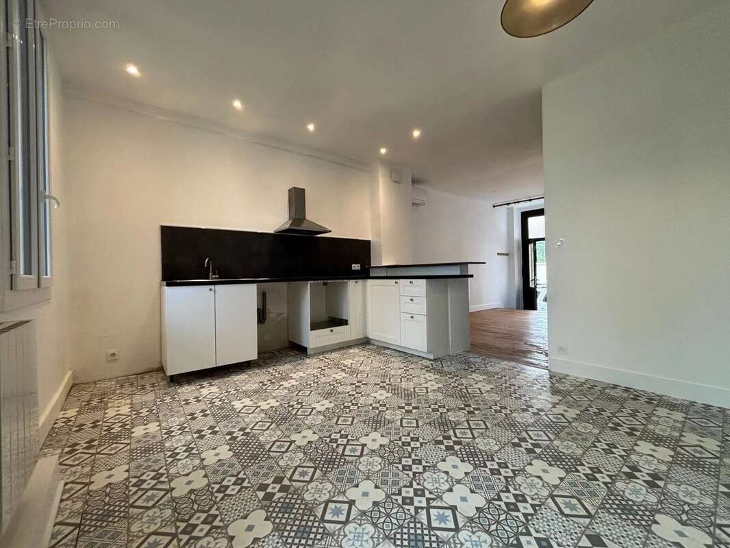 Charmante maison de ville rénovée avec 3 chambres - photo 4
