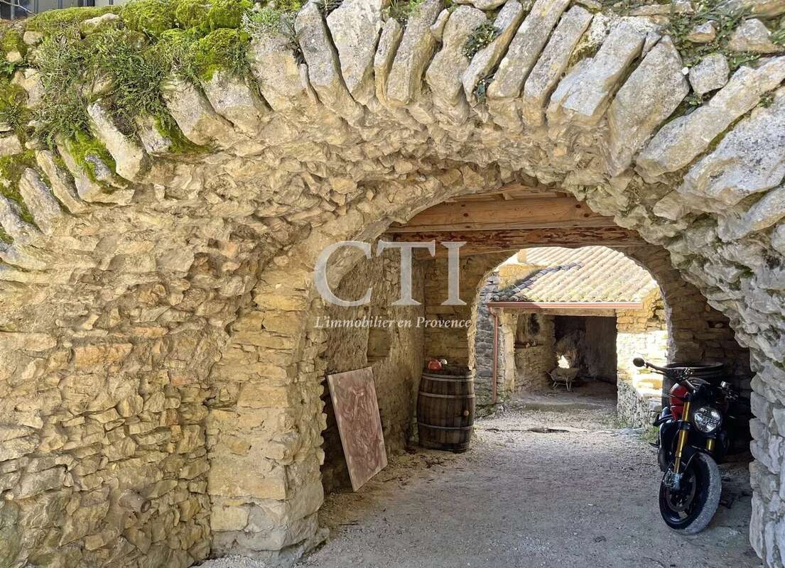 Maison à VAISON-LA-ROMAINE