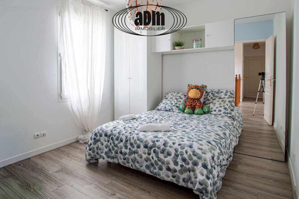 Maison à BAILLY-ROMAINVILLIERS