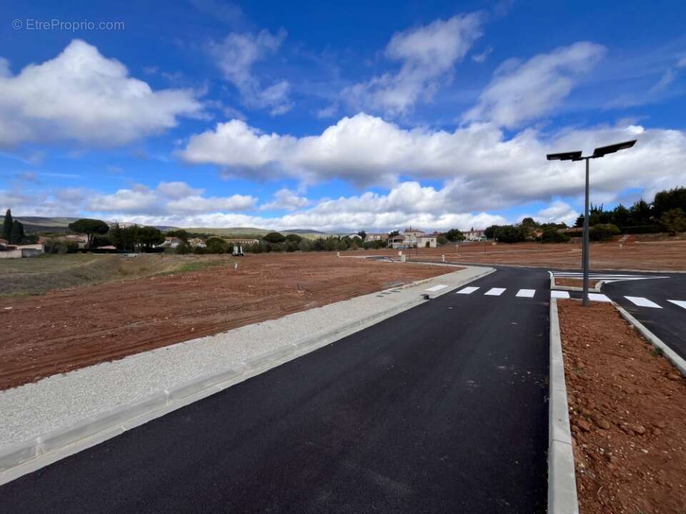 Terrain à VILLENEUVE-MINERVOIS