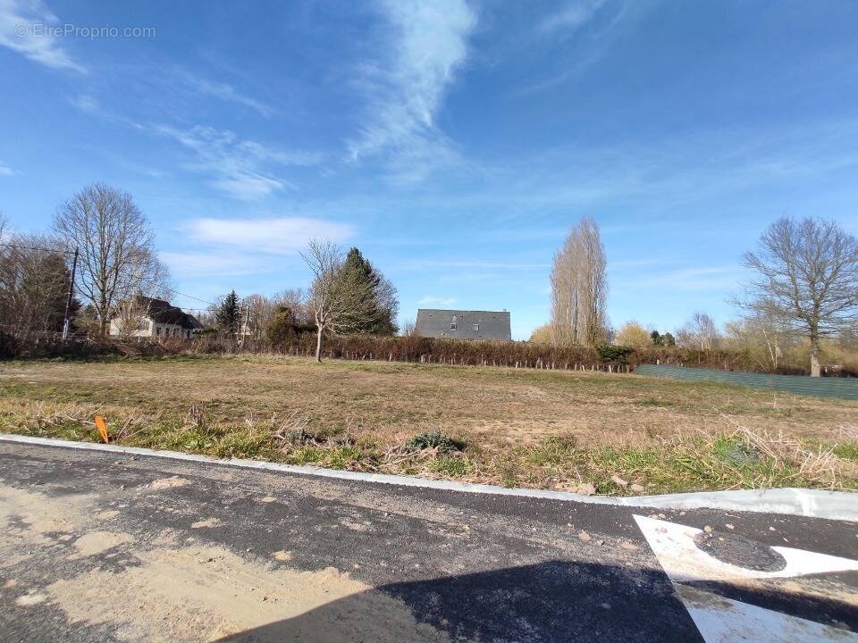Terrain à SAINT-GATIEN-DES-BOIS
