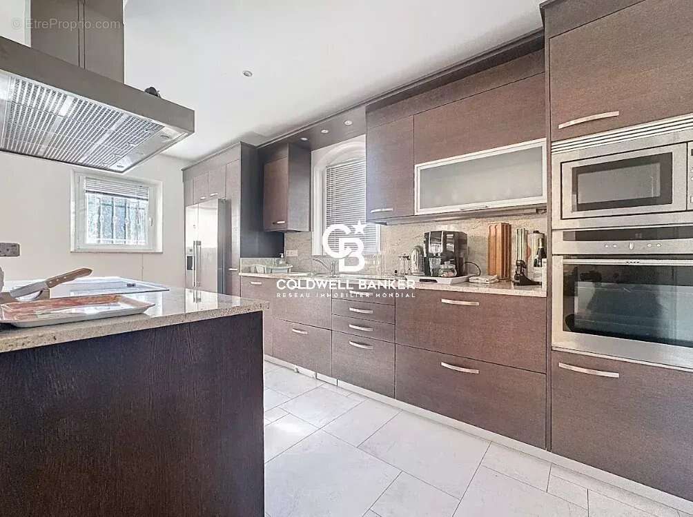 Maison à PUGET-SUR-ARGENS