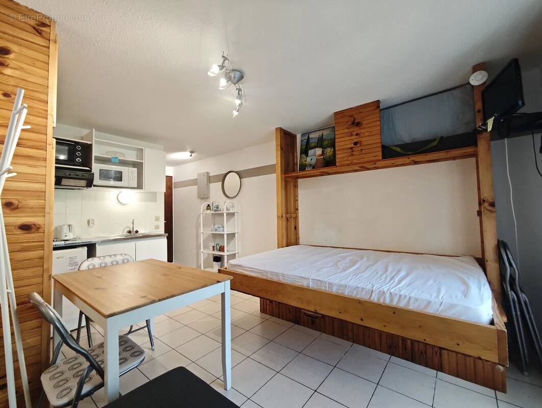 Appartement à MORILLON