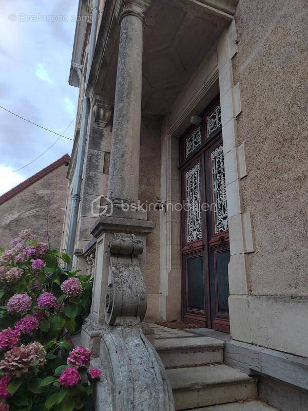 Maison à SAINT-AMAND-MONTROND