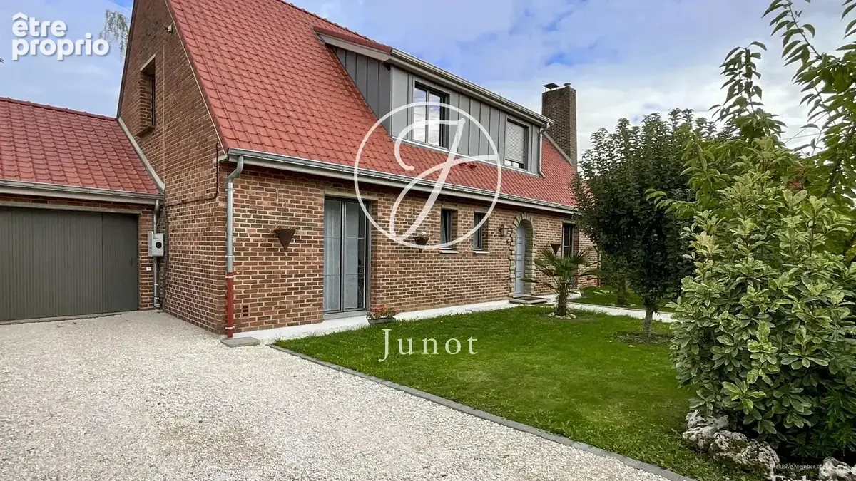 Wasquehal - CENTRE – Maison individuelle – 6 pièces - 145m² - 5 chambres – Jardin – Garage – - photo 8