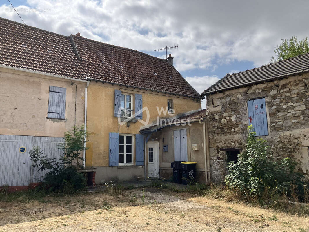 Maison à LUZANCY
