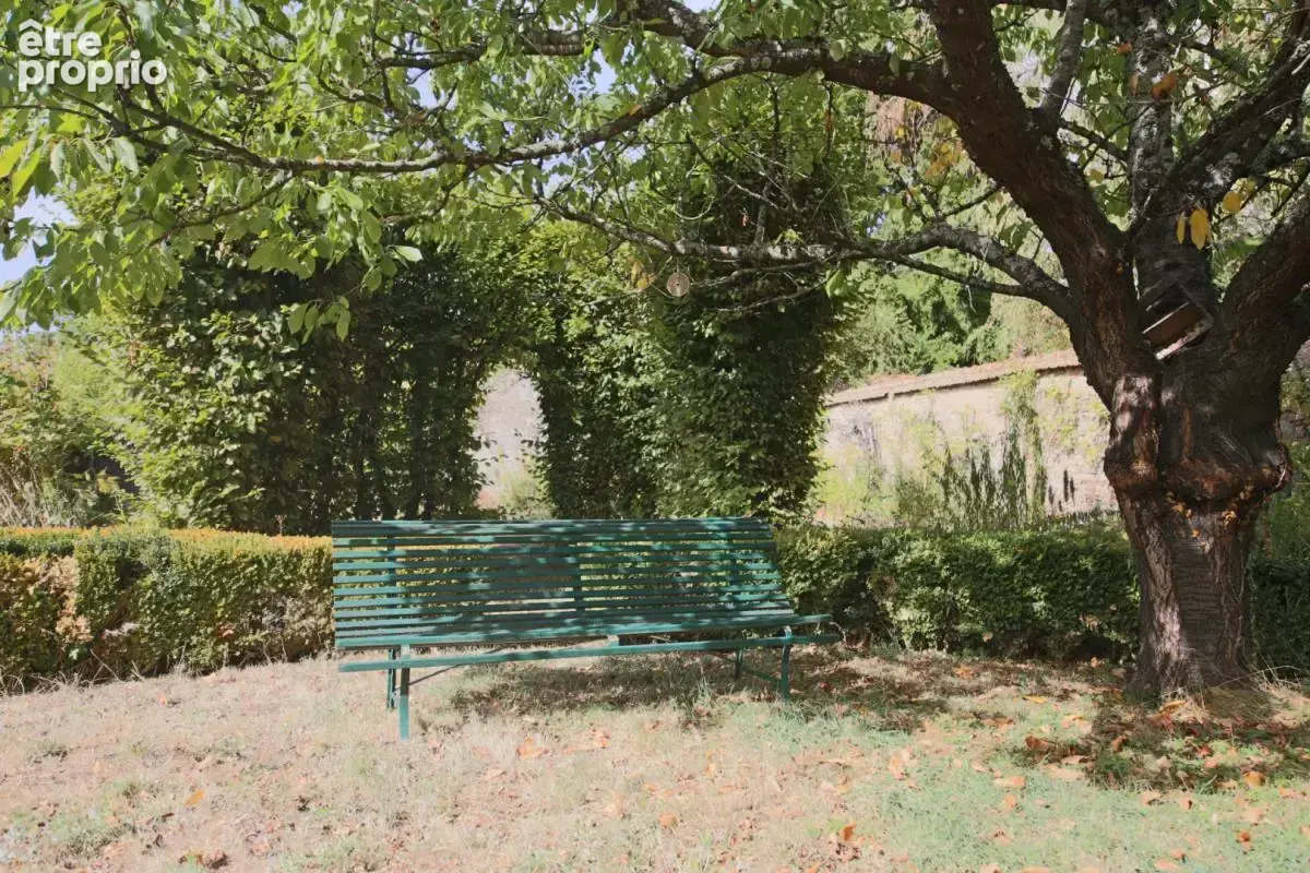 Maison bourgeoise avec vue sur Couhard et joli jardin à la française - photo 10