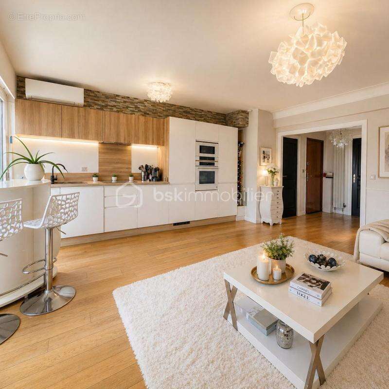 Appartement à VALLAURIS