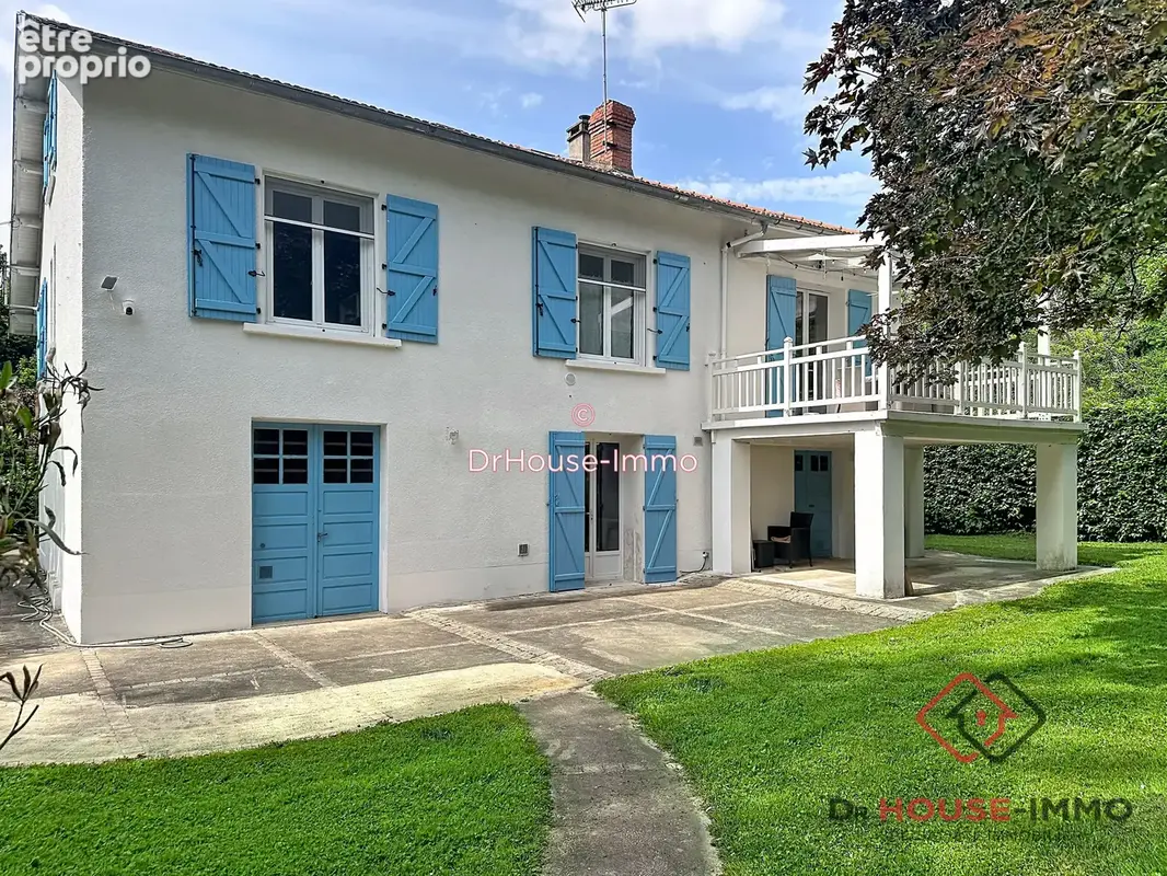 Maison 184 m² à Saint-Astier  - photo 2