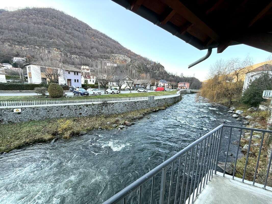   - Appartement à AX-LES-THERMES