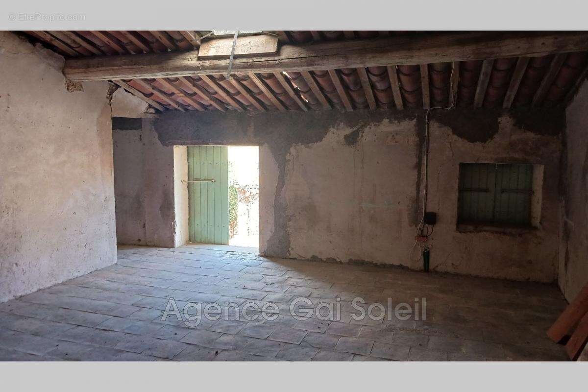 Maison à NISSAN-LEZ-ENSERUNE