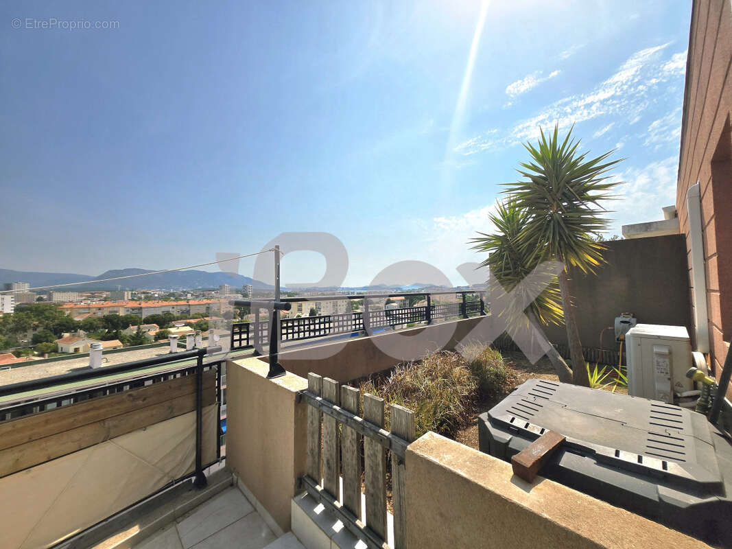 Appartement T2 en toit-terrasse avec jardin privatif   Châteaubanne - photo 9