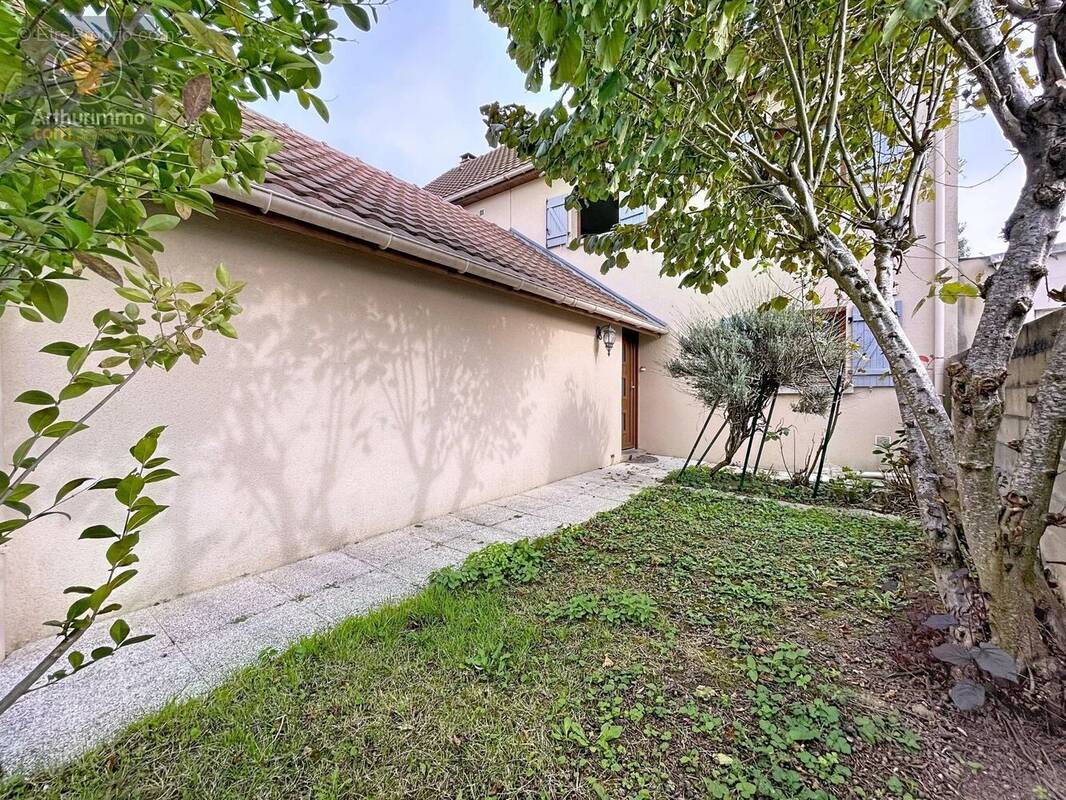 Maison à BRIE-COMTE-ROBERT