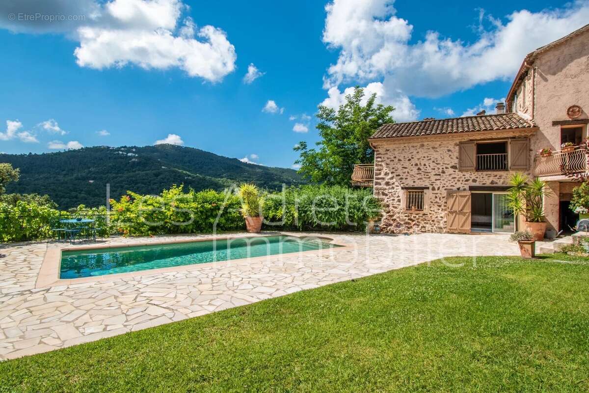 Maison à LES ADRETS-DE-L&#039;ESTEREL