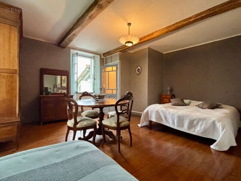 Maison à TRIE-SUR-BAISE