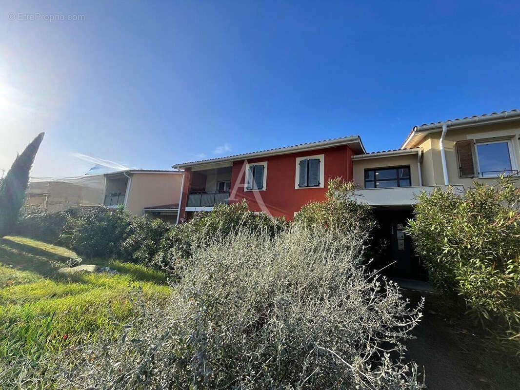 Appartement à LA SALVETAT-SAINT-GILLES