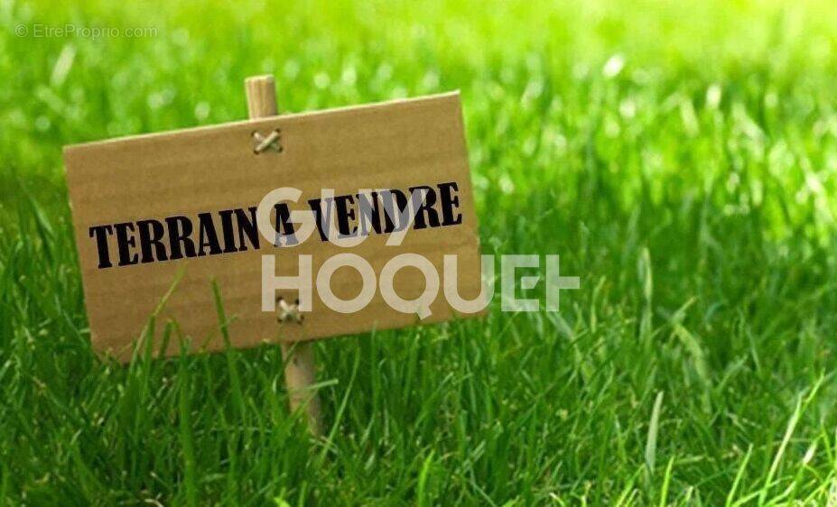 Terrain à SAINT-SATURNIN-LES-AVIGNON