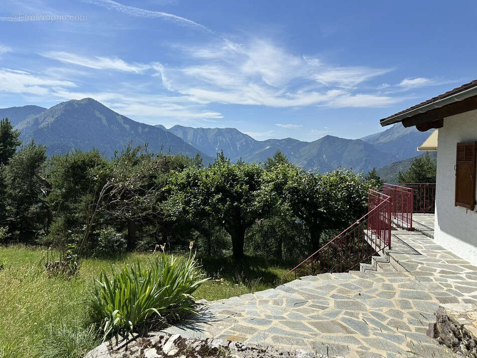 Propriété au coeur de la nature 5 pièces sur 3355m2 de terrain - photo 2