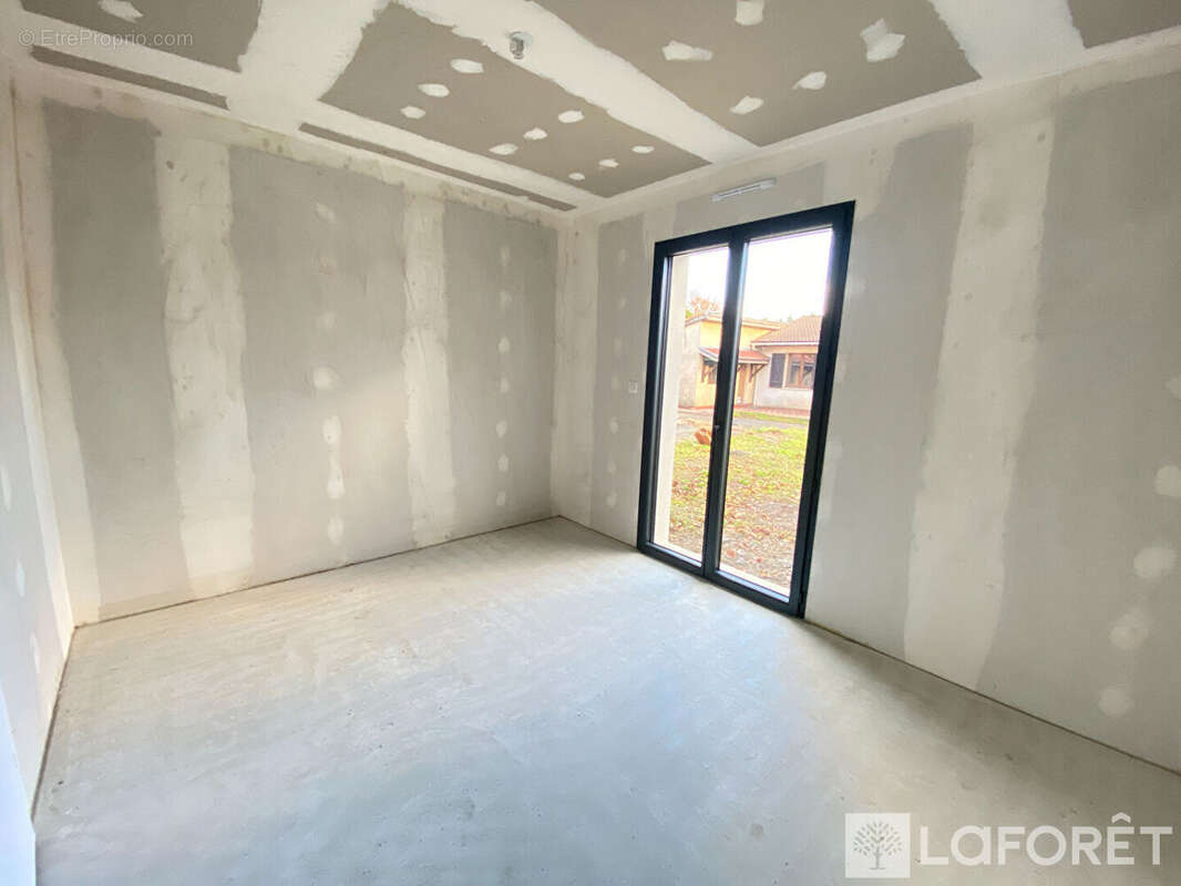 Maison neuve Saint Jean D Illac 6 pièces 133 m² - photo 7