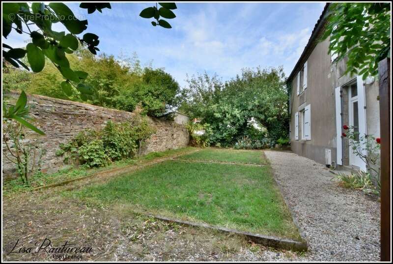 Maison à MONTAIGU