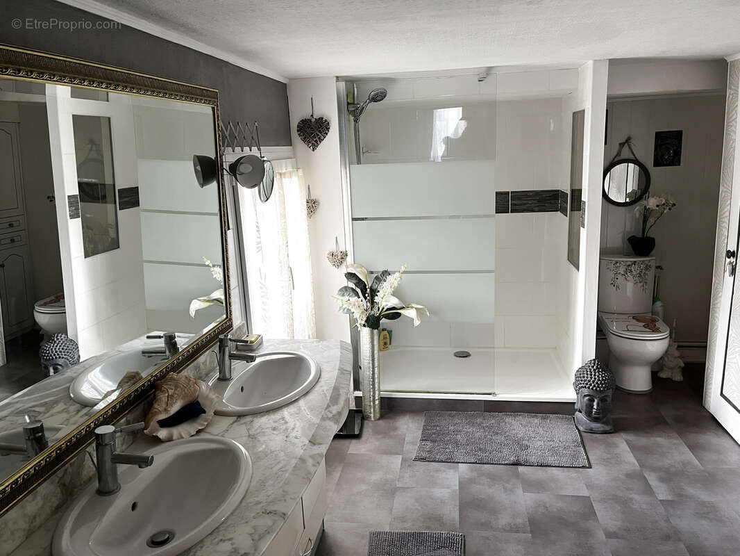 Maison à LA CHAPELLE-LA-REINE