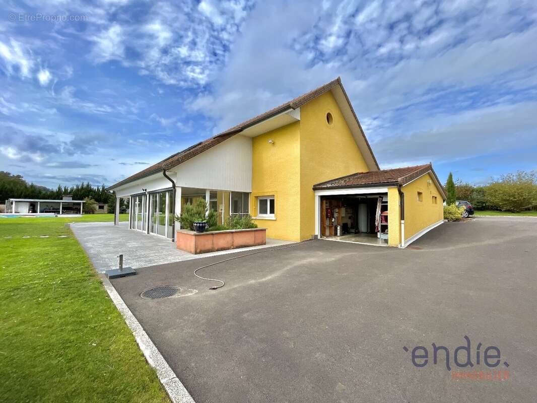 Exclusivité  maison 8 pièces avec piscine et étang à arpenans (70200) - photo 16