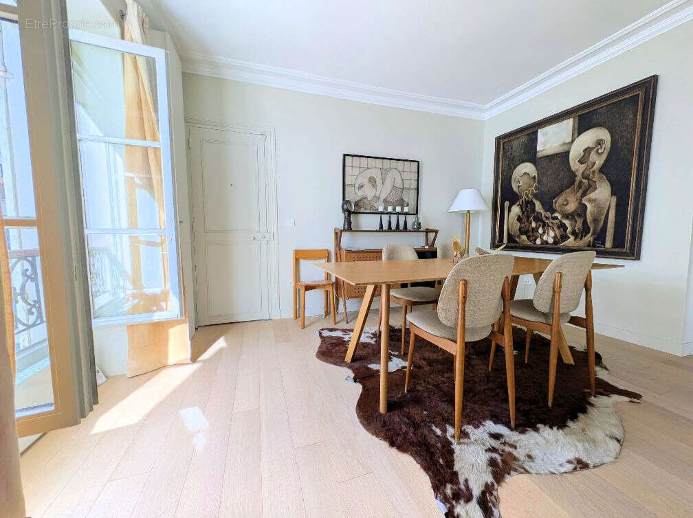 Appartement à PARIS-11E