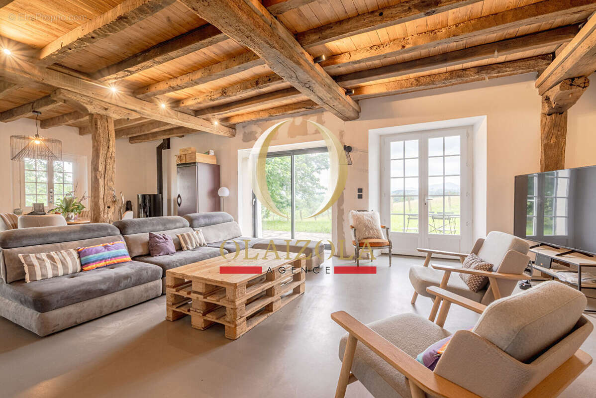 Maison à SAINT-PEE-SUR-NIVELLE