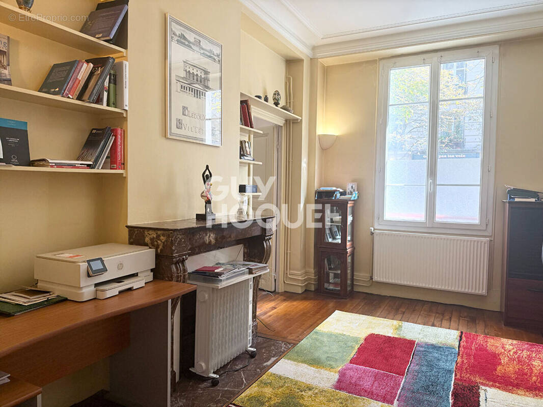 Appartement à PARIS-12E