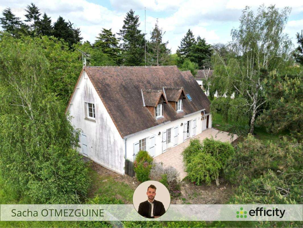 Maison à YZEURES-SUR-CREUSE