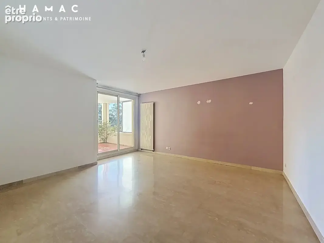 LYON 4 – CROIX-ROUSSE - T3 de 69 m² avec terrasse, piscine, garage et cave - photo 2