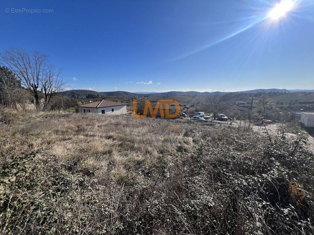 Terrain à VINEZAC