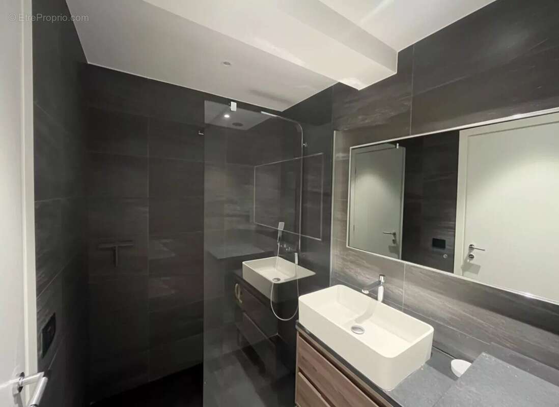 Appartement à EZE