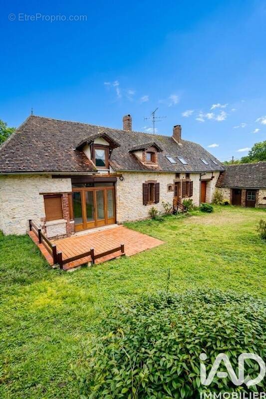 Photo 1 - Maison à POILLY-SUR-THOLON
