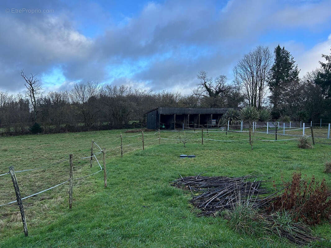 Maison à BELLE-ISLE-EN-TERRE