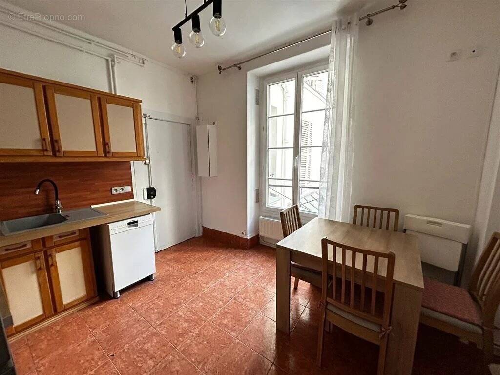 Appartement à PARIS-11E