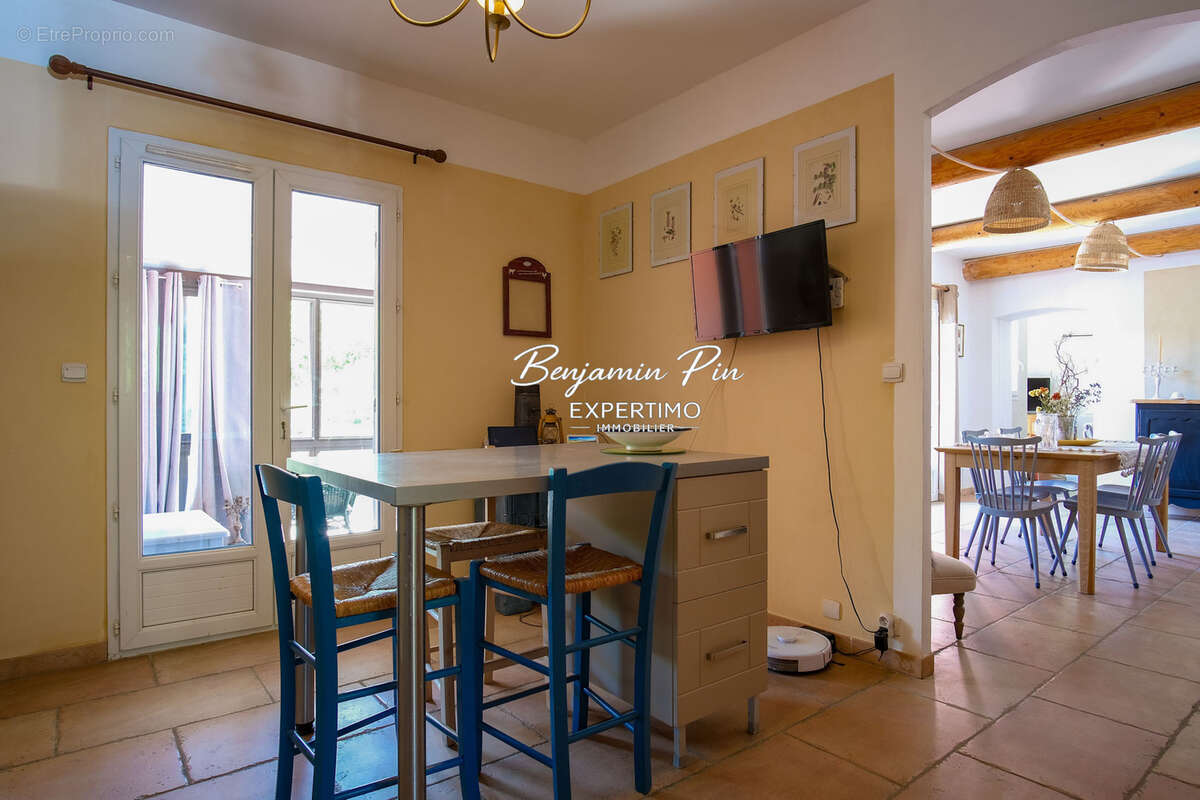Maison à SAINT-SATURNIN-LES-APT