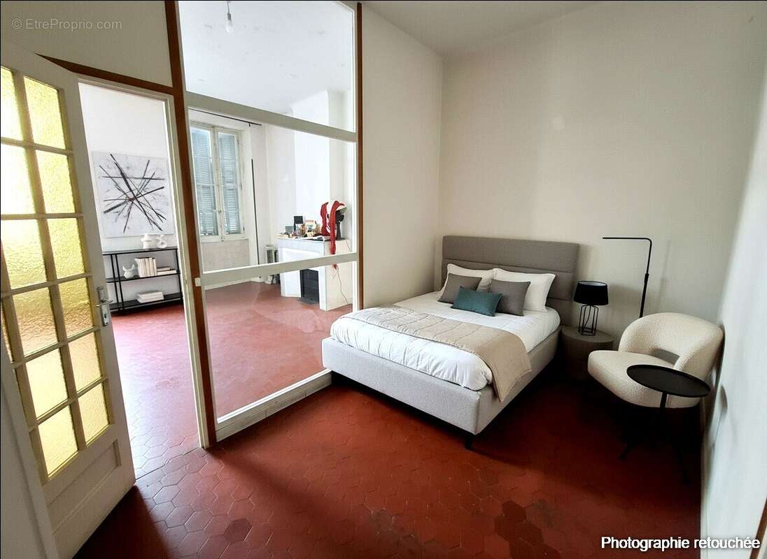 Appartement à MARSEILLE-4E