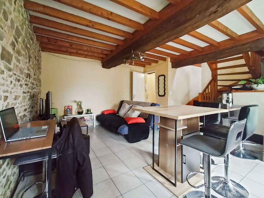 Appartement à SAINT-AUBIN-D'AUBIGNE