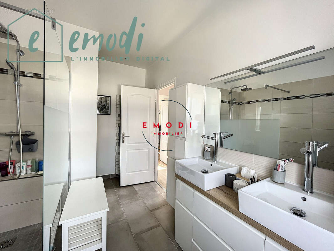 Maison à SAINT-MAUR-DES-FOSSES