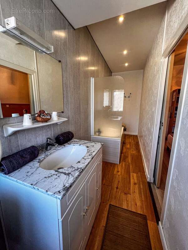 Appartement à BESSE-ET-SAINT-ANASTAISE