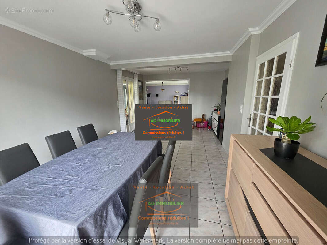 Maison à LA CHAPELLE-DES-FOUGERETZ