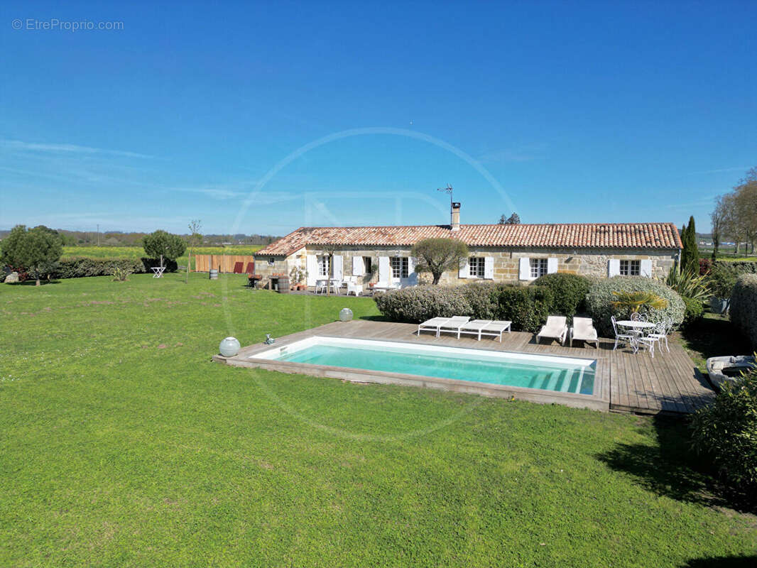 Maison à SAINT-EMILION