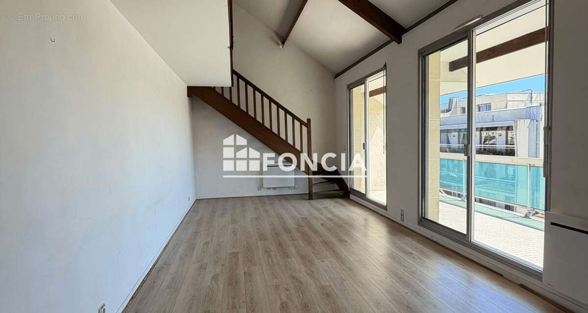 Appartement à SAINT-MAUR-DES-FOSSES