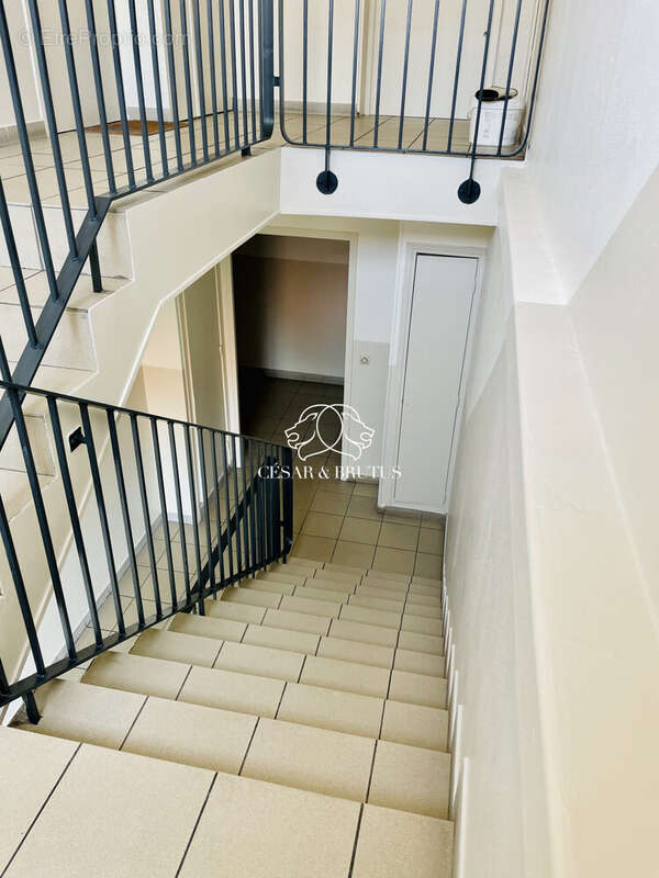 Appartement 1278 m² à Vaulx-En-Velin  - photo 4
