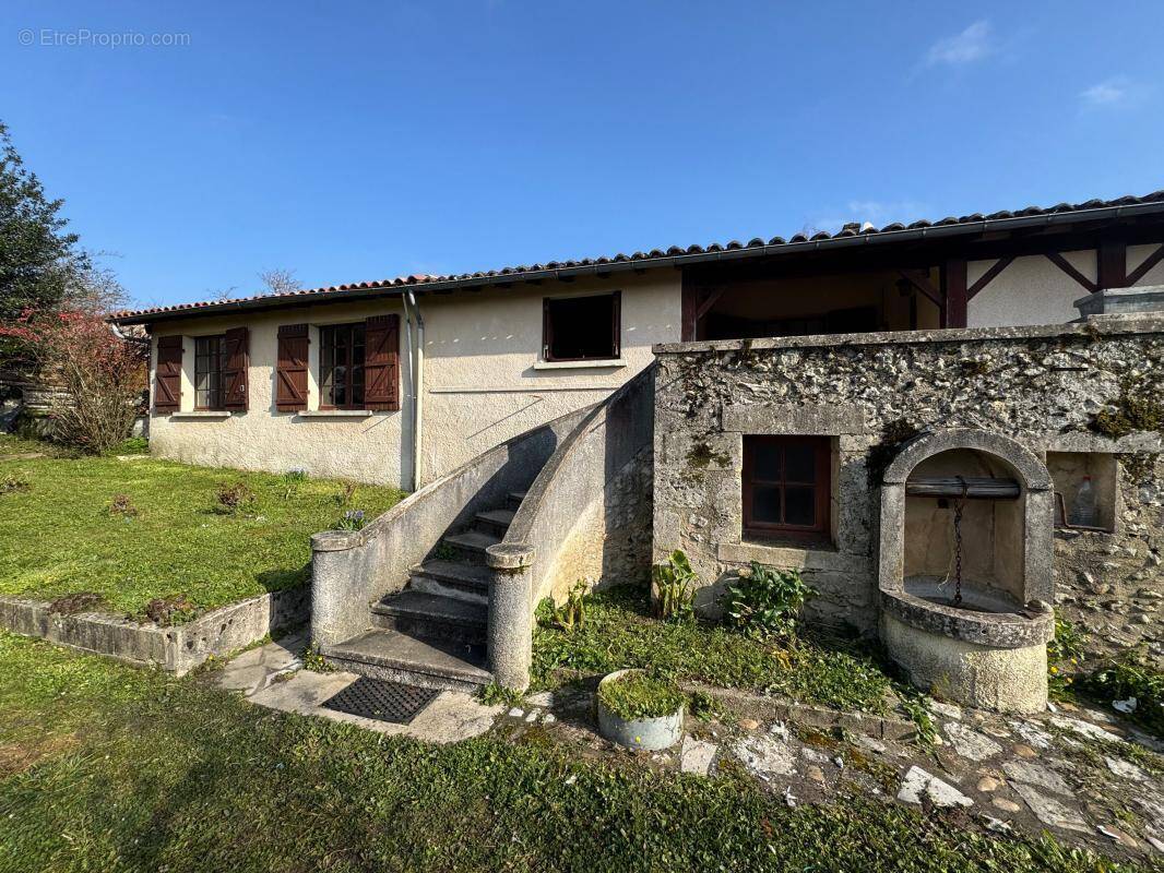 Maison à SEGONZAC
