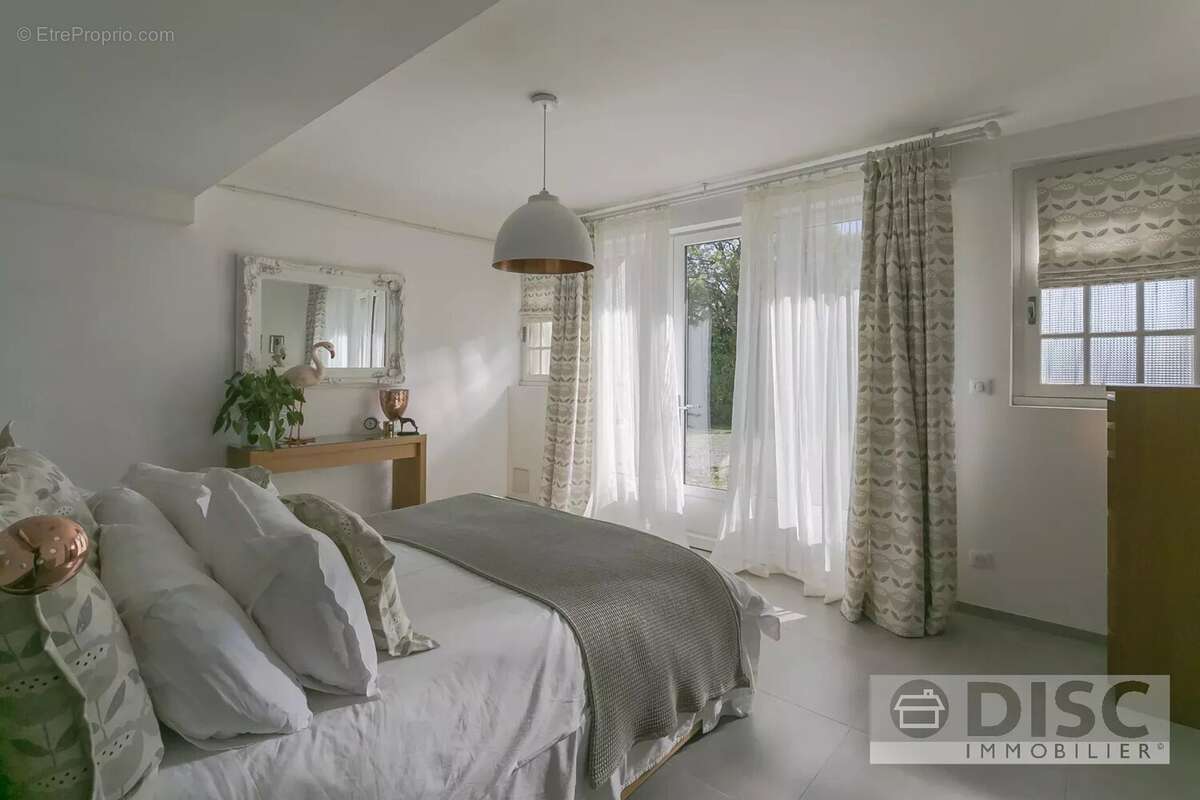 Maison à PUYLAROQUE