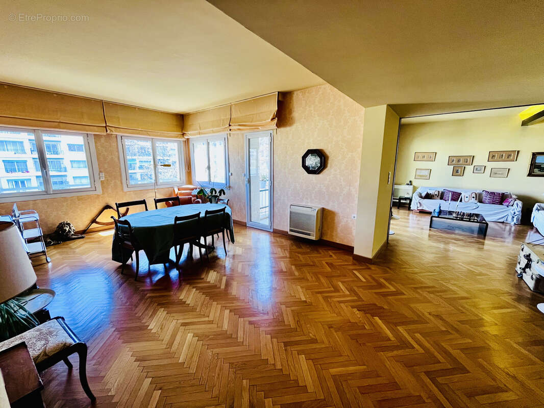 Appartement à MARSEILLE-8E