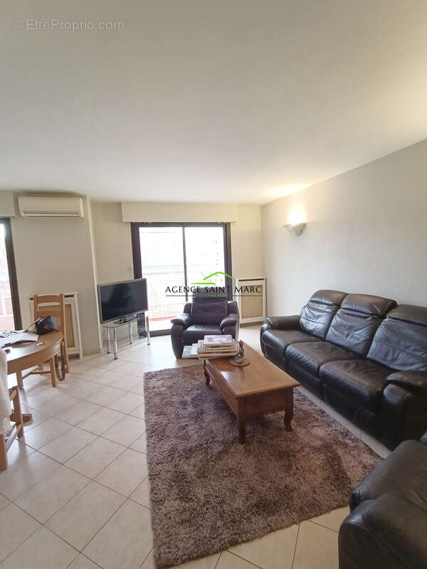 Appartement à MANDELIEU-LA-NAPOULE