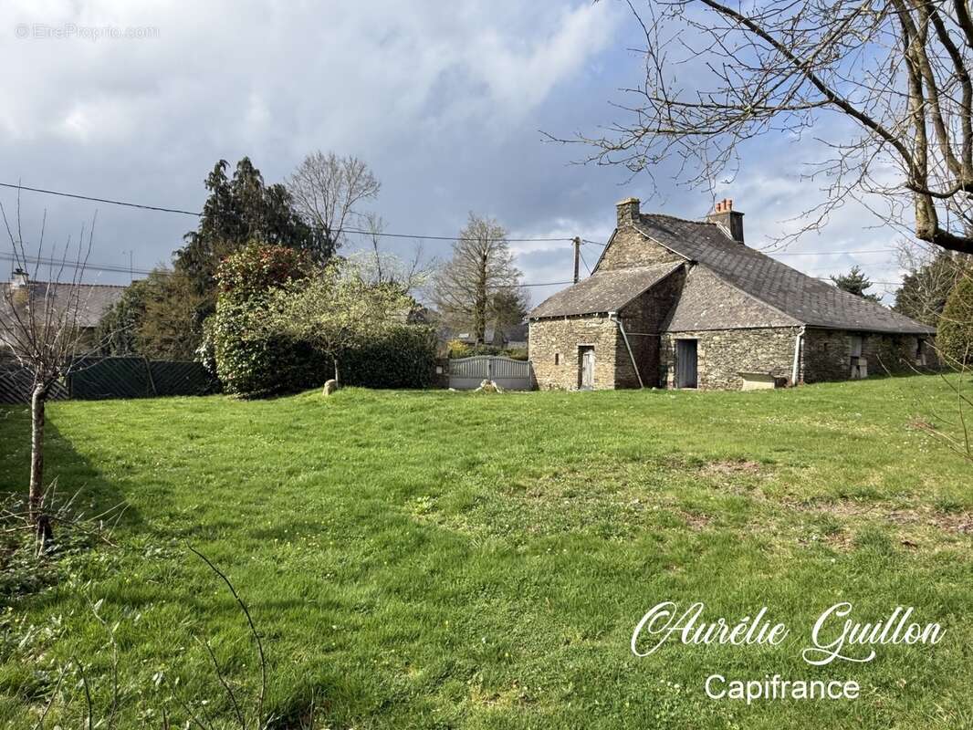 Maison en pierre avec garage et beau terrain de 1300 m2 en zone constructible avec puits – Ploërmel - photo 4